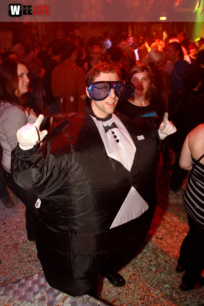 PARTY HALLIGALLI