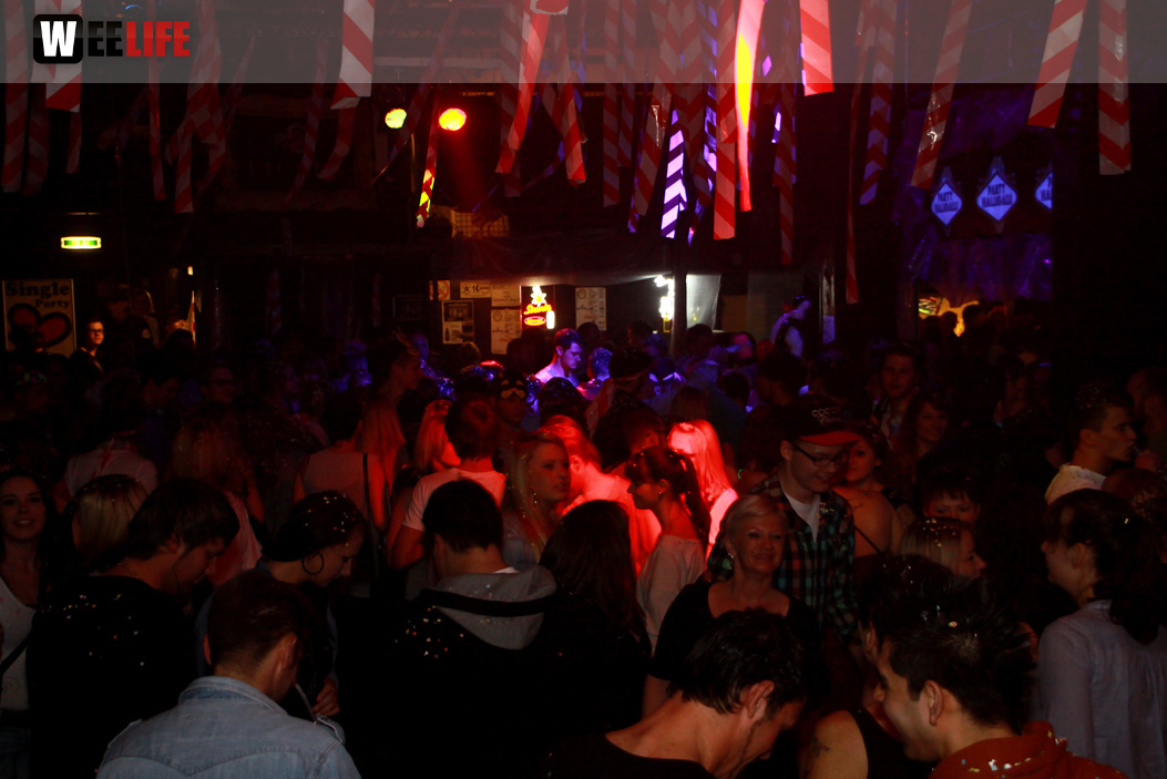 PARTY HALLIGALLI