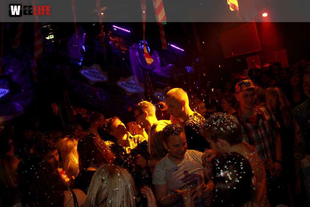 PARTY HALLIGALLI