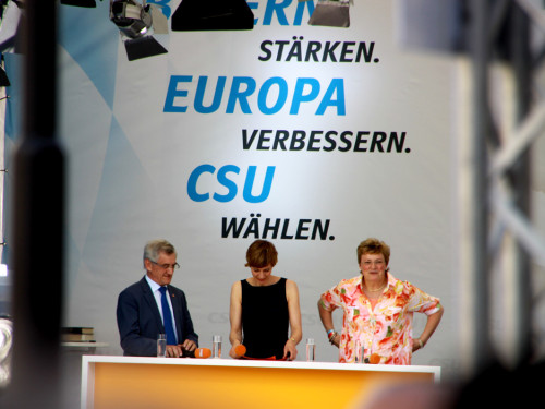 CSU Kundgebung mit Dr.Angela Merkel und Horst Seehofer – Foto 24