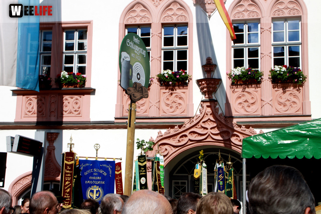 Aufstellung und Proklamation des Schlappenkönigs