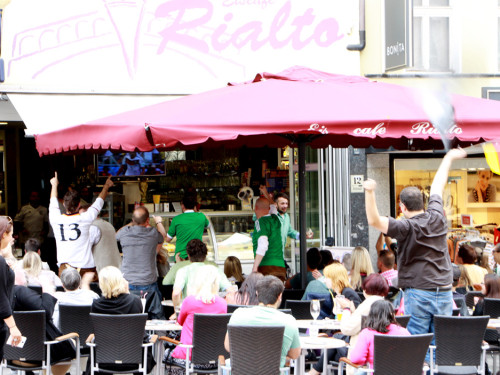 Public Viewings Fussball WM Deutschland Portugal – Foto 40