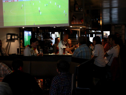 Public Viewings Fussball WM Deutschland USA 26.6.2014 Kneipen – Foto 25