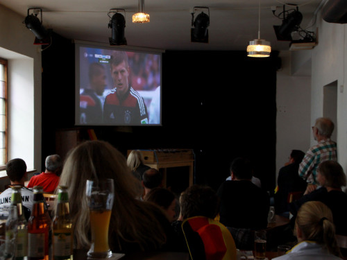 Public Viewings Fussball WM Deutschland USA 26.6.2014 Kneipen – Foto 32