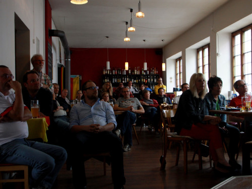 Public Viewings Fussball WM Deutschland USA 26.6.2014 Kneipen – Foto 33