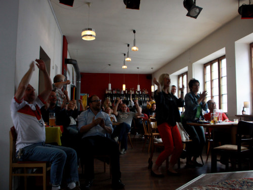 Public Viewings Fussball WM Deutschland USA 26.6.2014 Kneipen – Foto 39
