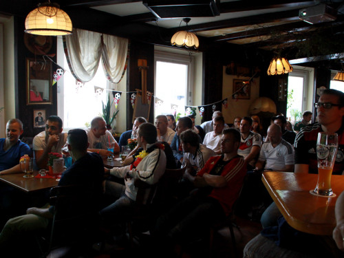 Public Viewings Fussball WM Deutschland USA 26.6.2014 Kneipen – Foto 41