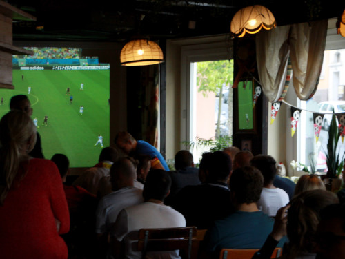 Public Viewings Fussball WM Deutschland USA 26.6.2014 Kneipen – Foto 45