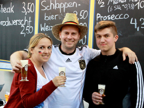 Public Viewings Fussball WM Deutschland USA 26.6.2014 Kneipen – Foto 54