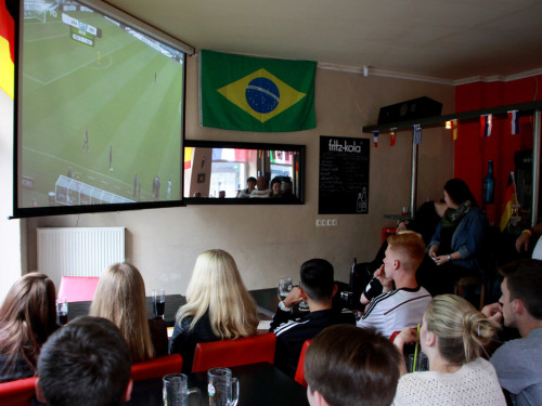 Public Viewings Fussball WM Deutschland USA 26.6.2014 Kneipen – Foto 56