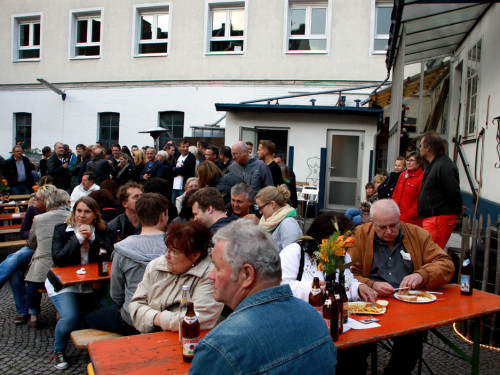 InnenhofKonzerte 2014 mit Exil & Silverslide bei Kfz Werkstatt Von-der-Tann-Straße  – Foto 3