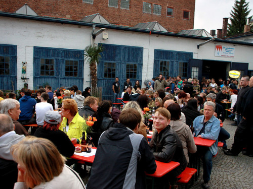 InnenhofKonzerte 2014 mit Exil & Silverslide bei Kfz Werkstatt Von-der-Tann-Straße  – Foto 5