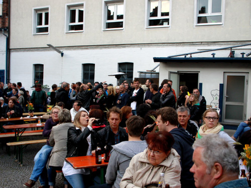 InnenhofKonzerte 2014 mit Exil & Silverslide bei Kfz Werkstatt Von-der-Tann-Straße  – Foto 7