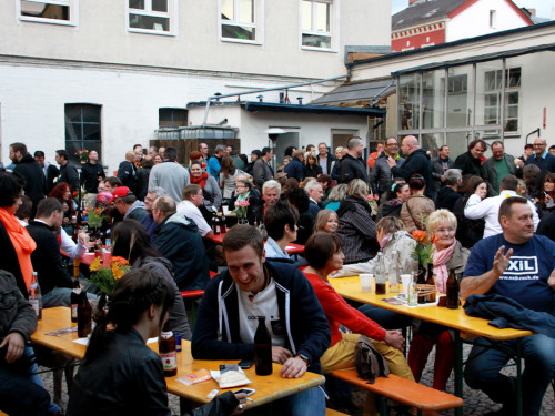 InnenhofKonzerte 2014 mit Exil & Silverslide bei Kfz Werkstatt Von-der-Tann-Straße  – Foto 17