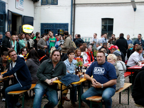 InnenhofKonzerte 2014 mit Exil & Silverslide bei Kfz Werkstatt Von-der-Tann-Straße  – Foto 28