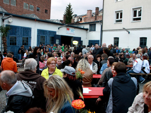 InnenhofKonzerte 2014 mit Exil & Silverslide bei Kfz Werkstatt Von-der-Tann-Straße  – Foto 34