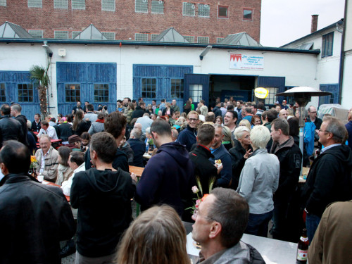 InnenhofKonzerte 2014 mit Exil & Silverslide bei Kfz Werkstatt Von-der-Tann-Straße  – Foto 40