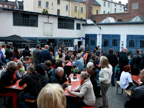InnenhofKonzerte 2014 mit Exil & Silverslide bei Kfz Werkstatt Von-der-Tann-Straße  – Foto 43