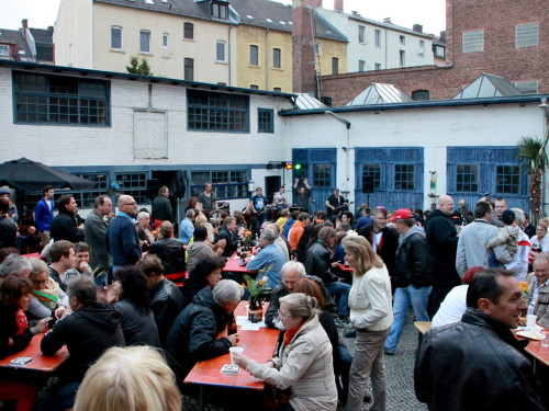 InnenhofKonzerte 2014 mit Exil & Silverslide bei Kfz Werkstatt Von-der-Tann-Straße  – Foto 47