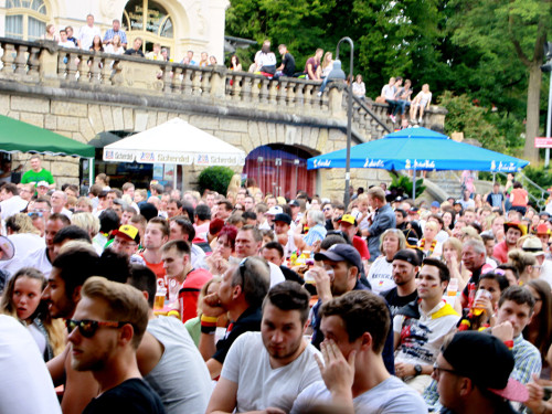 Public Viewings Fussball WM Viertelfinale Deutschland Frankreich – Foto 16