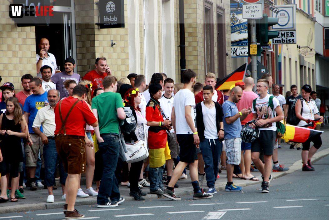 Public Viewings Fussball WM Viertelfinale Deutschland Frankreich 4.7.2014 Autokorso