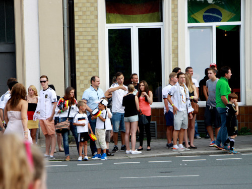 Public Viewings Fussball WM Viertelfinale Deutschland Frankreich 4.7.2014 Autokorso – Foto 31