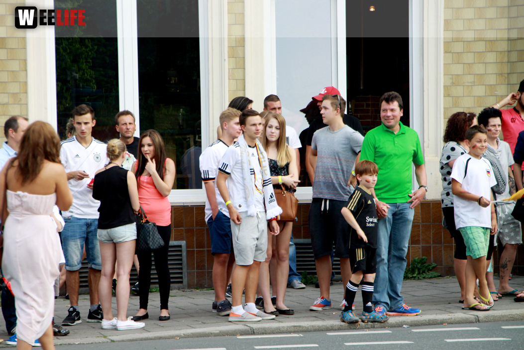 Public Viewings Fussball WM Viertelfinale Deutschland Frankreich 4.7.2014 Autokorso