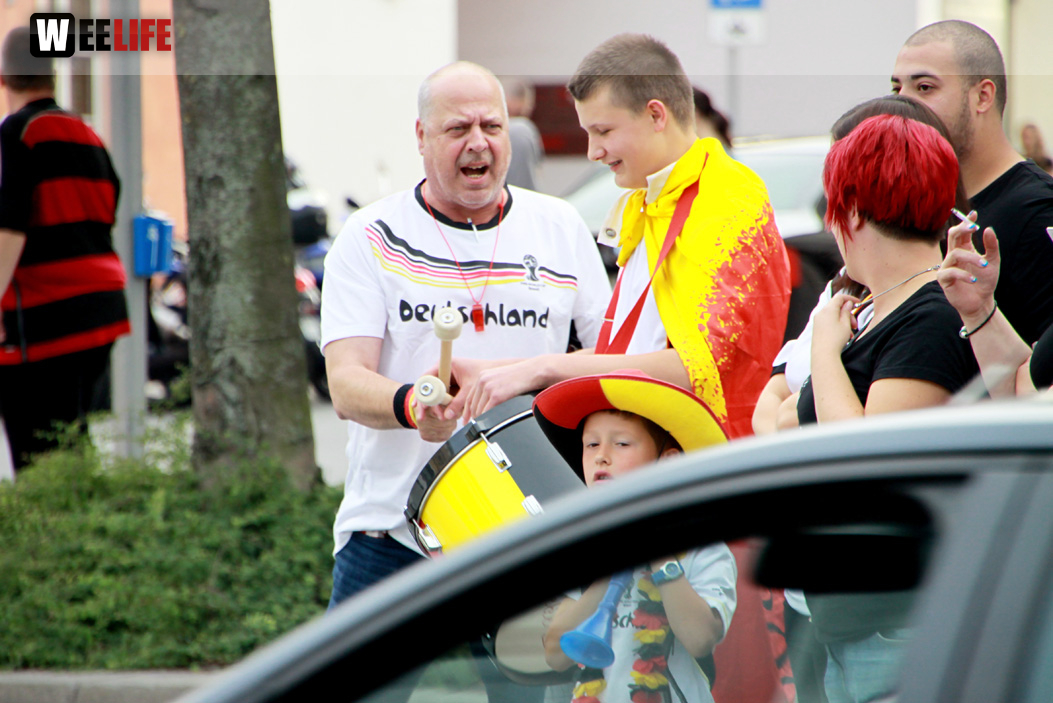 Public Viewings Fussball WM Viertelfinale Deutschland Frankreich 4.7.2014 Autokorso