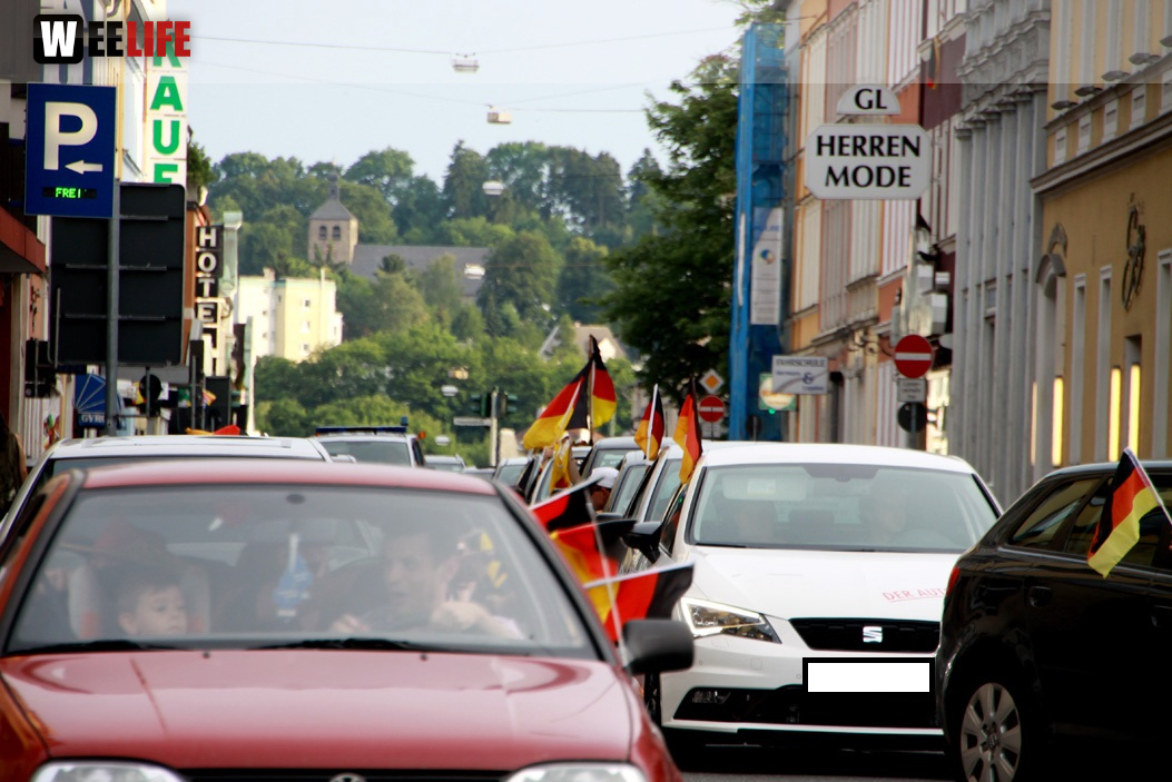 Public Viewings Fussball WM Viertelfinale Deutschland Frankreich 4.7.2014 Autokorso