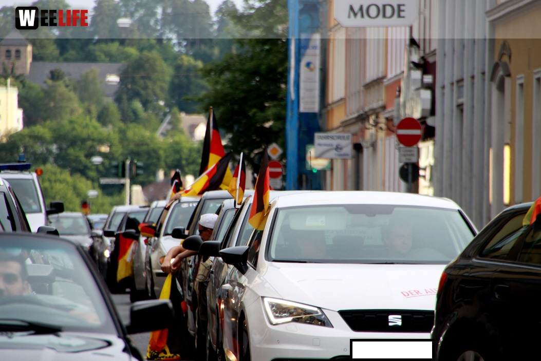 Public Viewings Fussball WM Viertelfinale Deutschland Frankreich 4.7.2014 Autokorso
