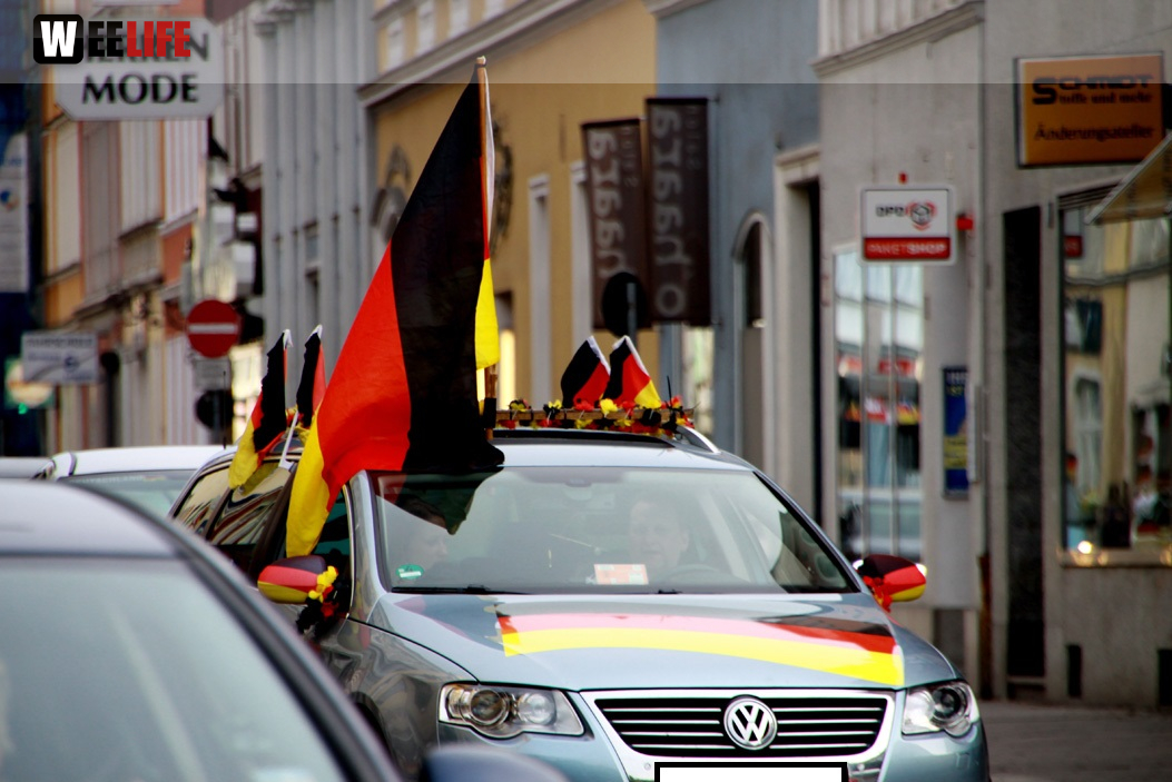 Public Viewings Fussball WM Viertelfinale Deutschland Frankreich 4.7.2014 Autokorso