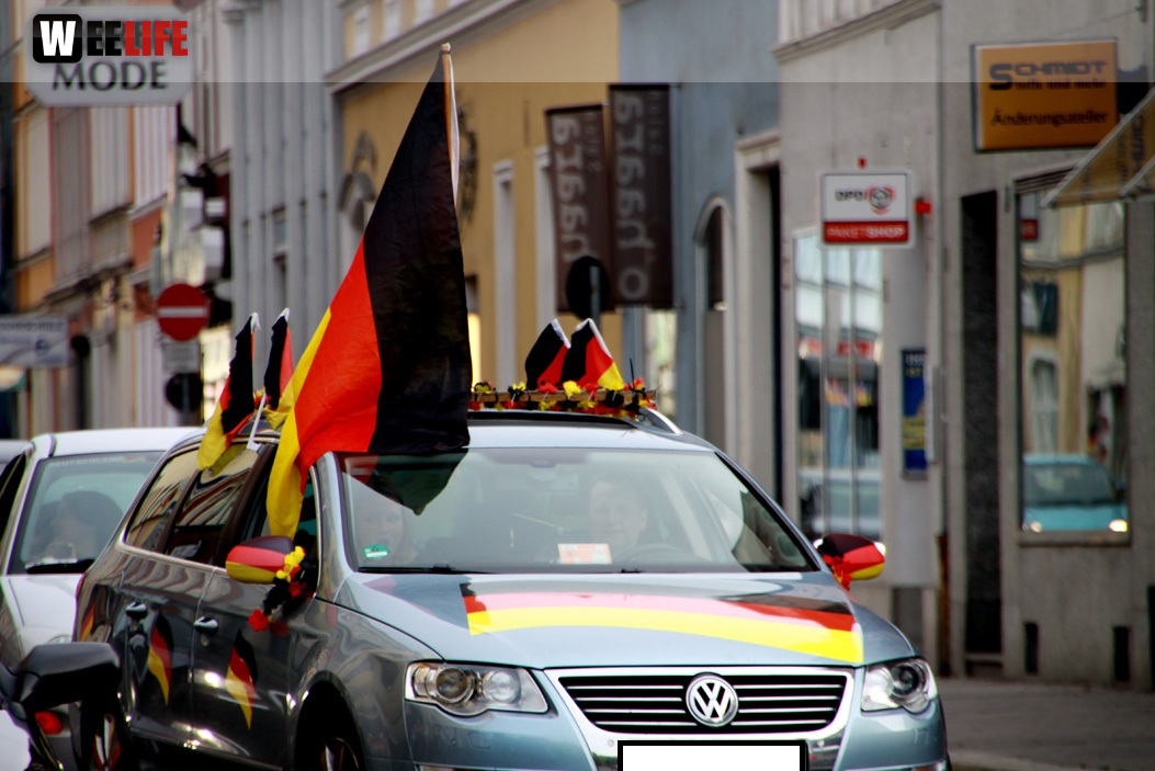 Public Viewings Fussball WM Viertelfinale Deutschland Frankreich 4.7.2014 Autokorso