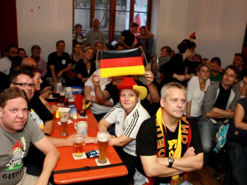 Public Viewings WM Finale Deutschland Argentinien Kneipen – Foto 5