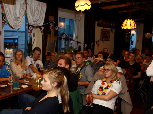 Public Viewings WM Finale Deutschland Argentinien Kneipen – Foto 9