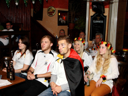Public Viewings WM Finale Deutschland Argentinien Kneipen – Foto 36