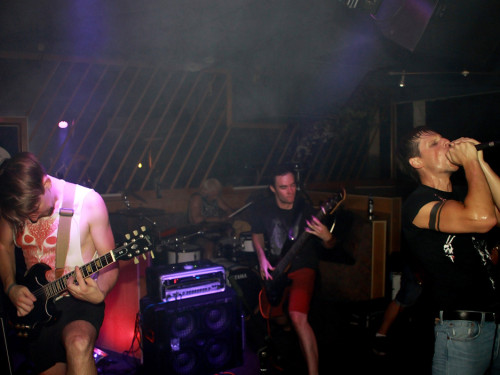 Second Rage LIVE: Emma StonedDeadbeat Hero – Foto 7