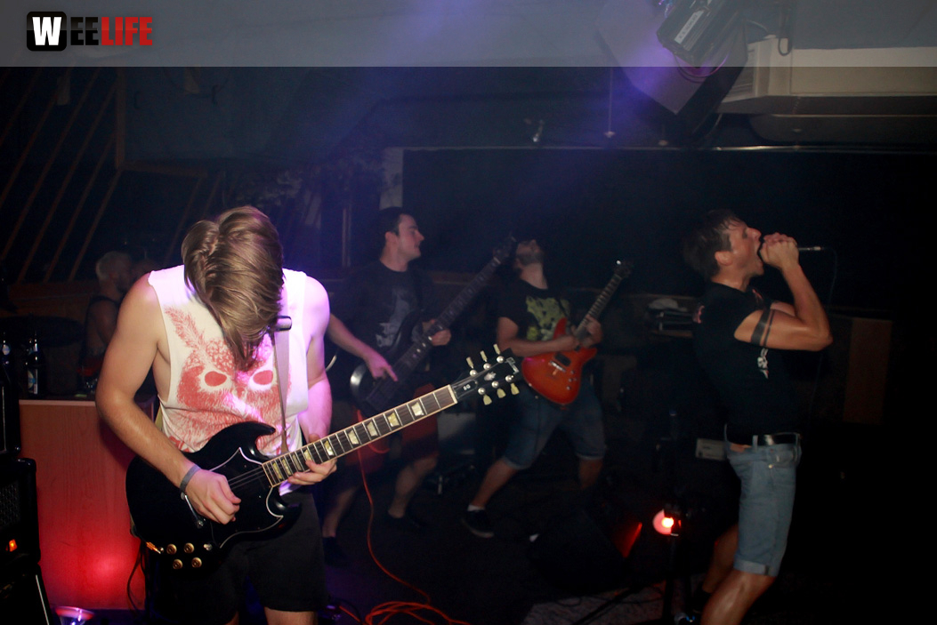 Second Rage LIVE: Emma StonedDeadbeat Hero