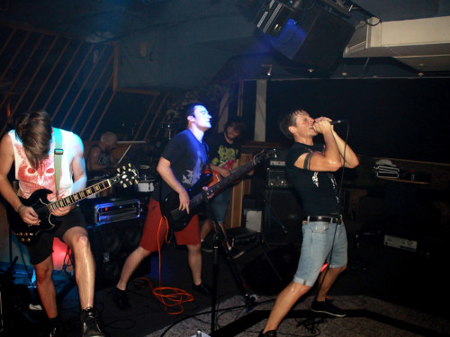 Second Rage LIVE: Emma StonedDeadbeat Hero – Foto 10