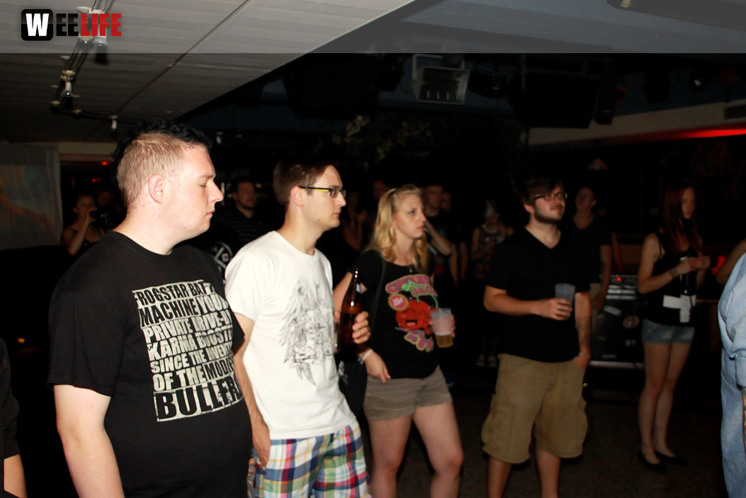 Second Rage LIVE: Emma StonedDeadbeat Hero