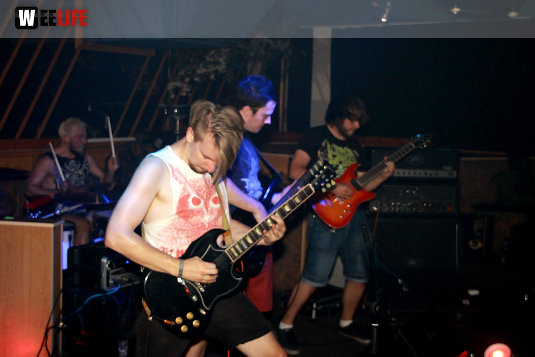 Second Rage LIVE: Emma StonedDeadbeat Hero