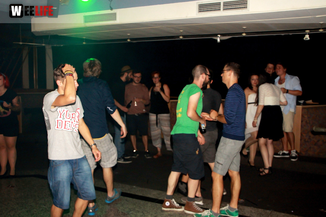 Second Rage LIVE: Emma StonedDeadbeat Hero