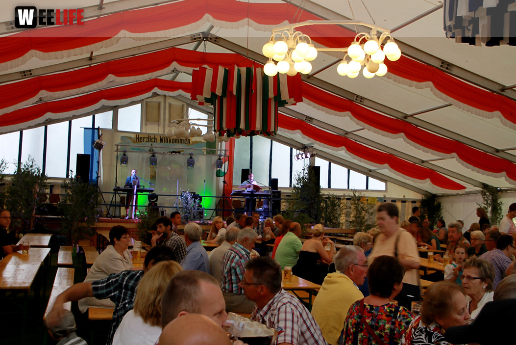 Wiesenfest Berg mit Pina Colada