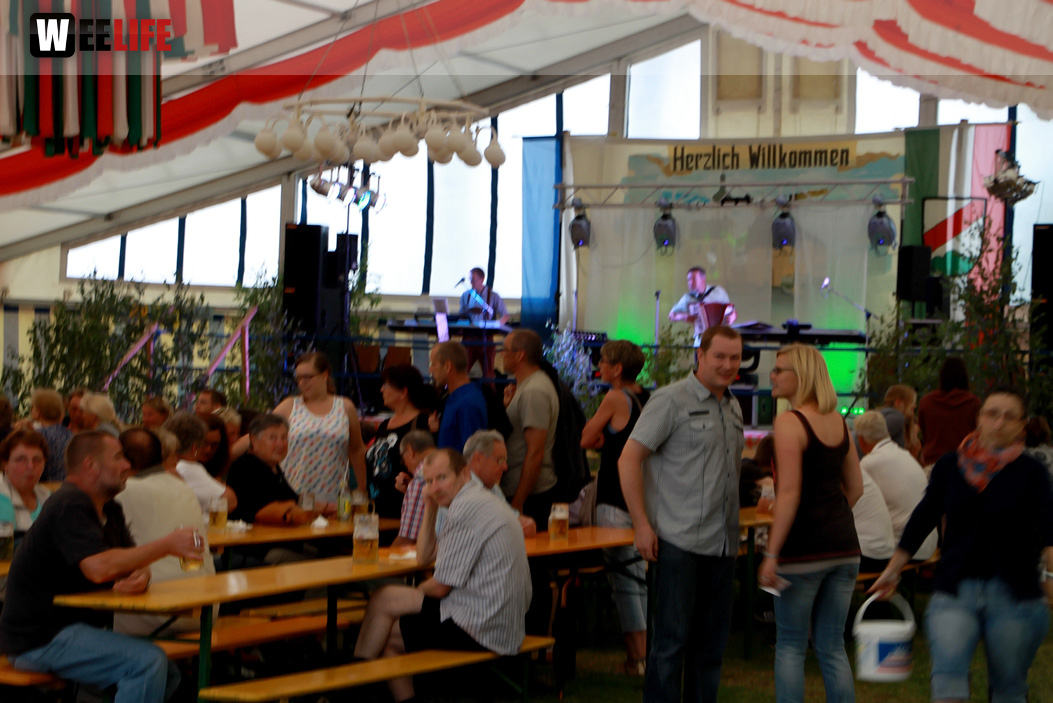 Wiesenfest Berg mit Pina Colada