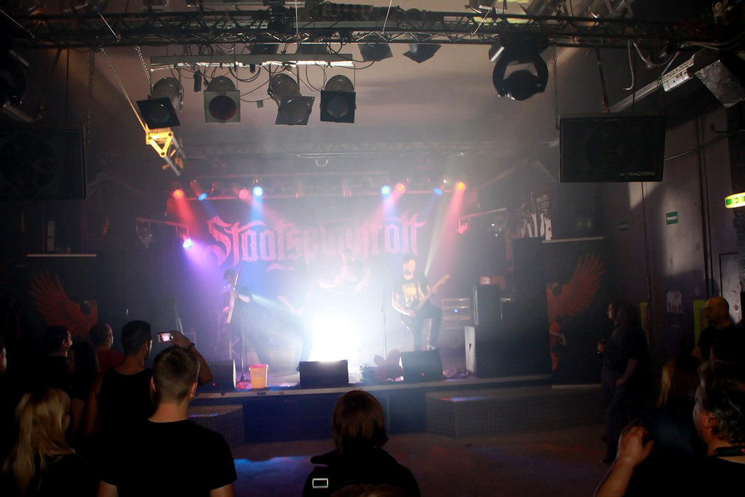 Fotos dieser Veranstaltung: Benefiz Konzert Dessision Exil Staatspunkrott