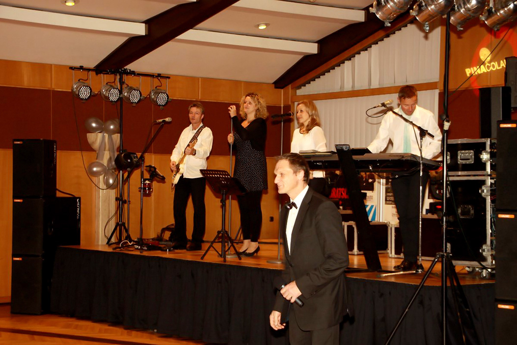 Schwarz Weiss des TV Helmbrechts Ball mit PinaColada