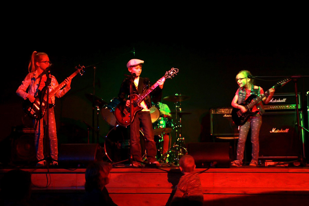 Jugendkulturtage Konzert Standby Little Heroes Cubed Schülerband der Hofecker Hauptschule