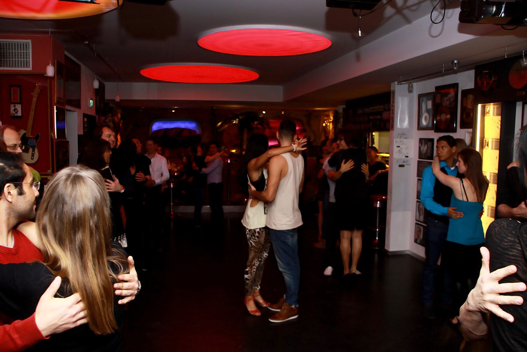 1.LATIN SENSUAL NIGHT SalsaParty