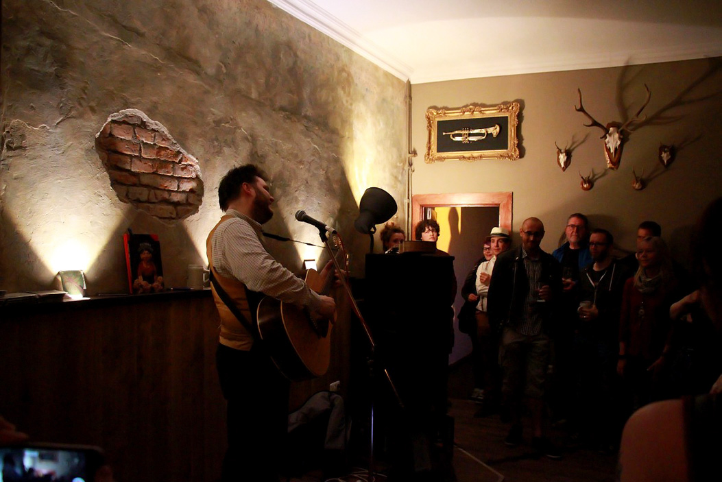 Fotos dieser Veranstaltung: Konzert Svavar Knutur In.Die.Musik Gegen den Strom