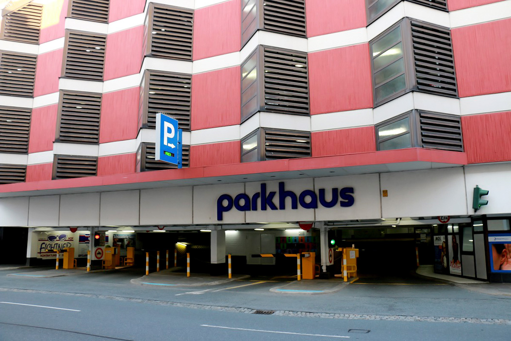 Fotos dieser Veranstaltung: Innenhofkonzert Parkdeck Parkhaus Altstadt Fam. Münch