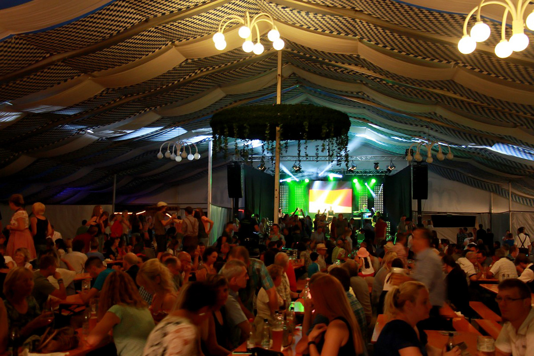 Wiesenfest Schwarzenbach Saale mit Surprise